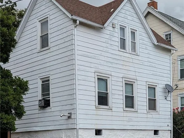 29 E Depot St, Hellertown, PA 18055