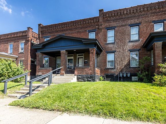4th image of 686 E Whittier St #686