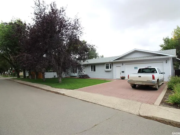 613 4th STREET W, Shaunavon, SK S0N 2M0