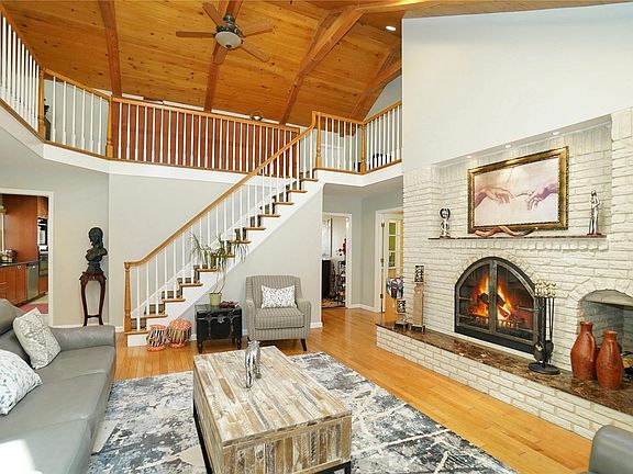 5th image of 117 Berkshire Dr
