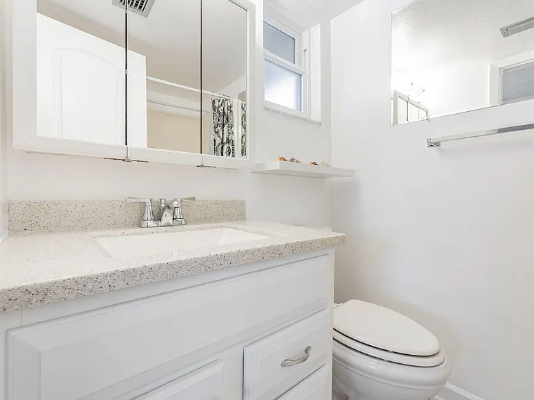 2525 W Bay Dr #B44 — Photo 17