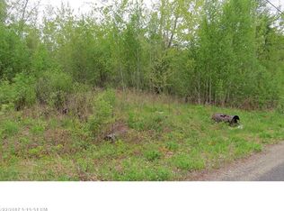 15 Bowling Green Ln, Belfast, ME 04915
