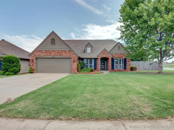 1901 N 8th St, Broken Arrow, OK 74012