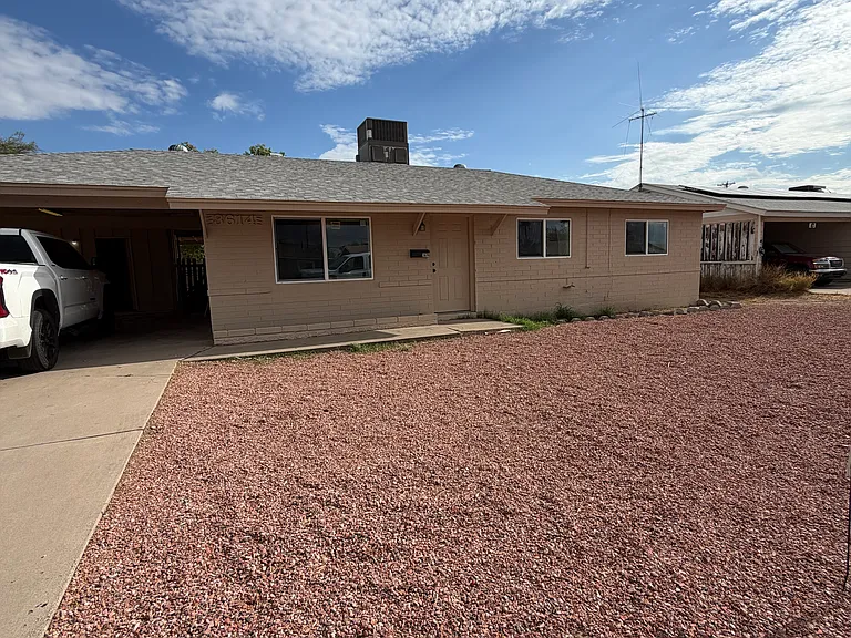 3614 W Montebello Ave — Photo 2