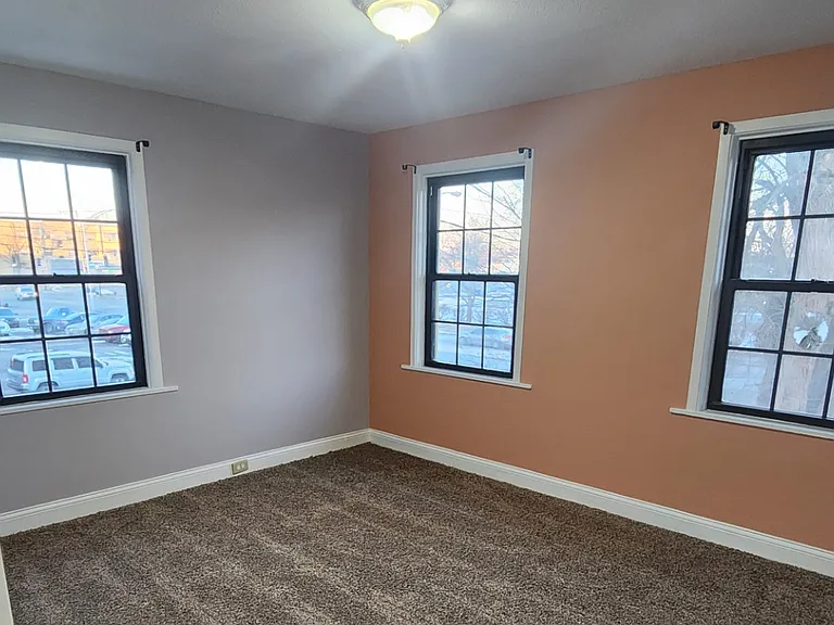 5747 Hamilton Ave — Photo 11