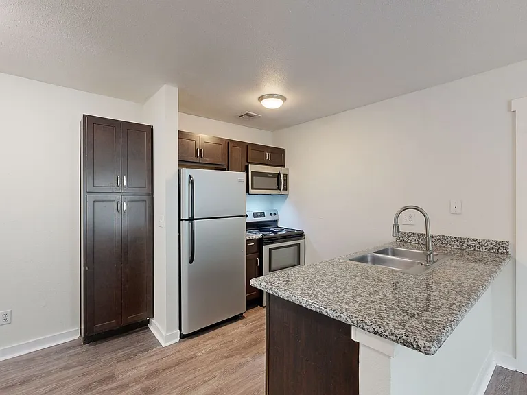 Bennett Ridge Apartments — Photo 11
