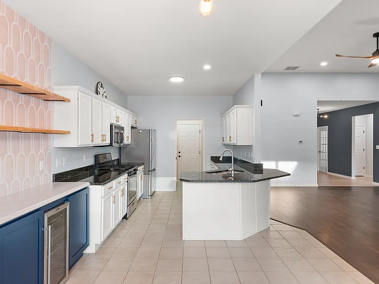 10334 Nelson St — Photo 16