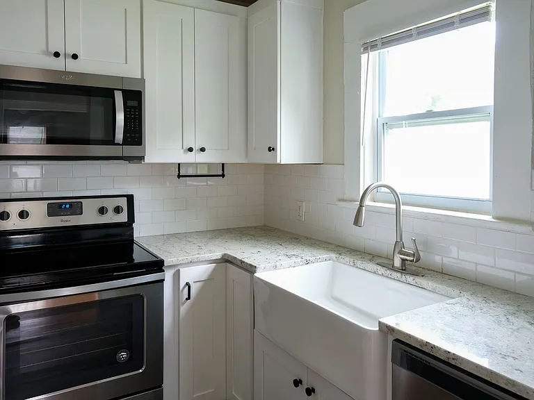 133 E Wilburn Ave — Photo 11