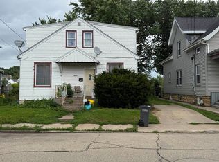 2274 Washington St, Dubuque, IA 52001