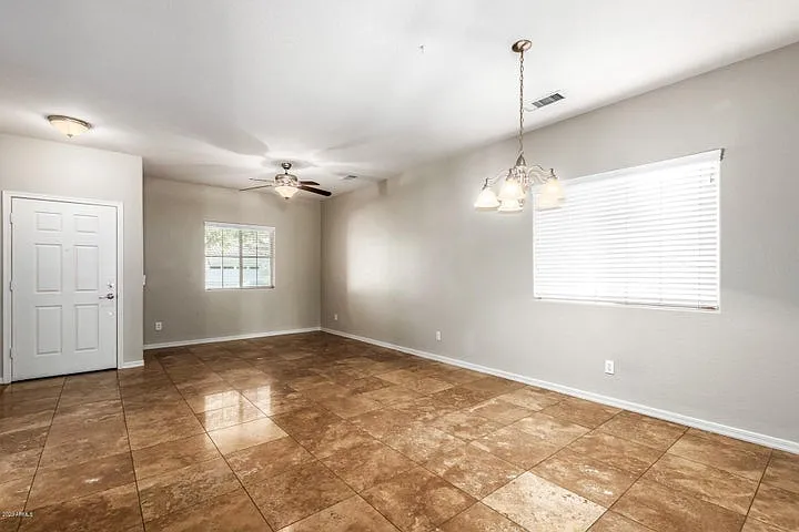 18606 W Sunnyslope Ln — Photo 13