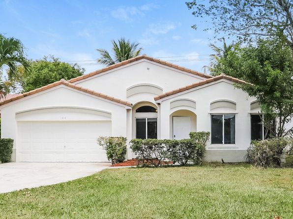 1414 E Harmony Lake Cir