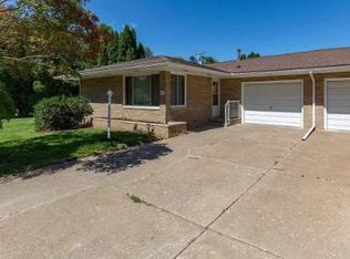 401 8th St #401, Hampton, IL 61256