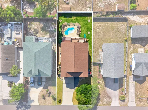 131 NE 15th Street, Oak Island, NC 28465