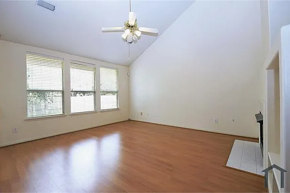 4602 Rainbow Valley Ct — Photo 7