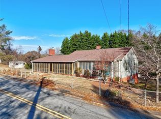 433 Pineview Dr, Pickens, SC 29671