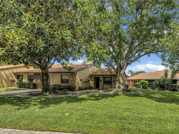 9691 Lake Seminole Dr E, Largo, FL 33773