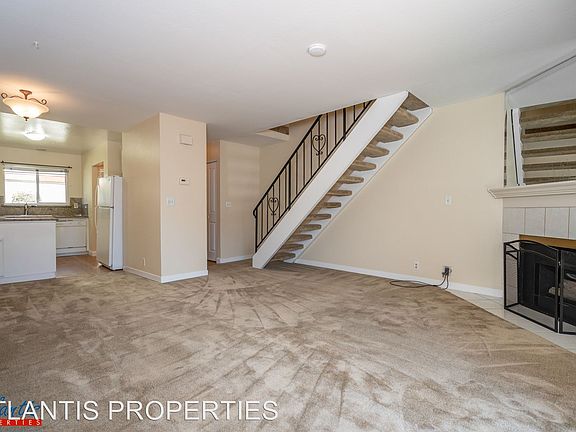 5th image of 449 Oak Ave