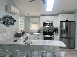 36 Burnham St, Charlestown, RI 02813