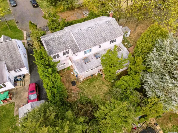 91 Sampson Avenue, Albertson, NY 11507