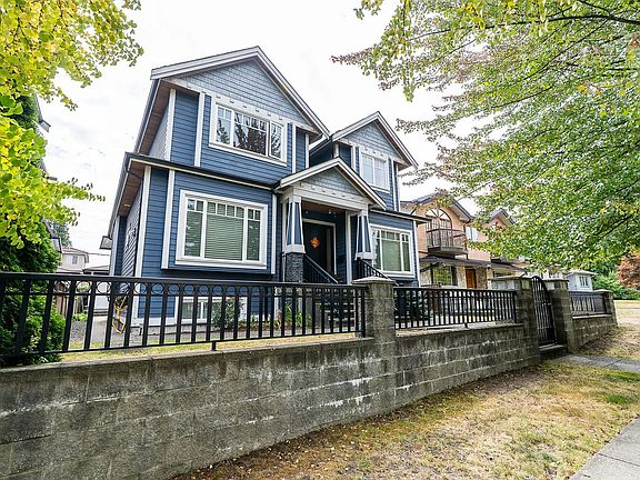 2nd image of 3032 E 16th Ave
