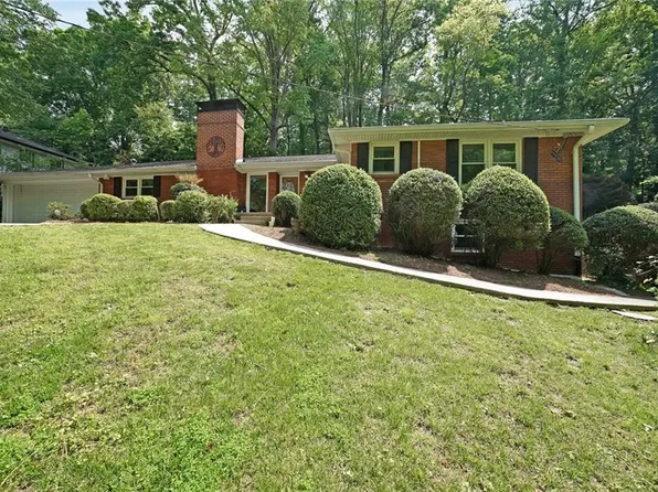 6835 Castleton Dr, Sandy Springs, GA 30328