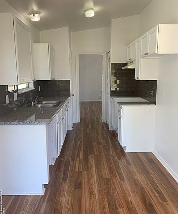 4th image of 7043 Clear Valley Dr