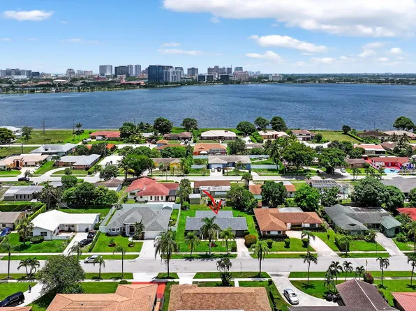 600 S Mangonia Circle, West Palm Beach, FL 33401