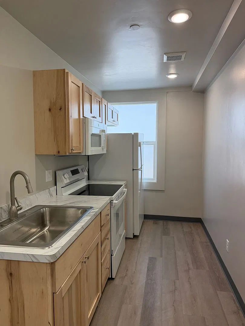 Milmor Apartments — Photo 4