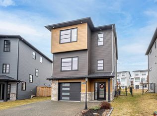 24 Chardonnay Ct, Halifax, NS B3T 0L5