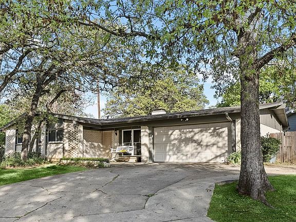 2nd image of 42 Stonegate Dr