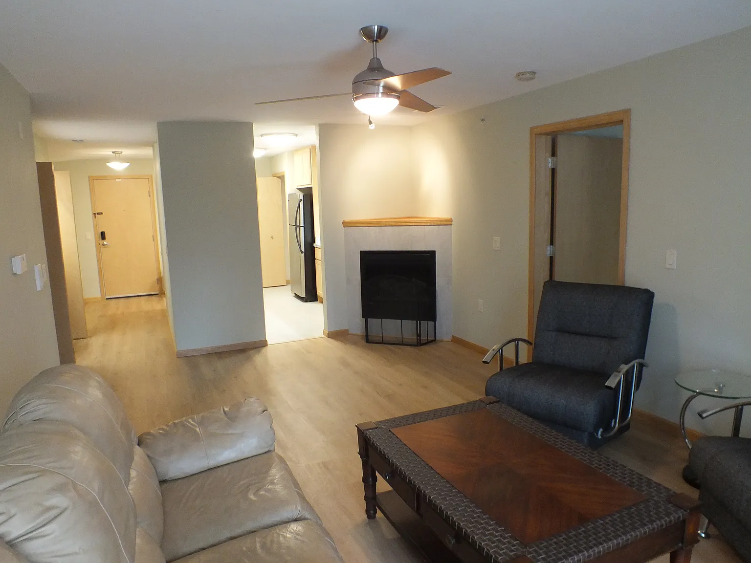 2 bed, 1235 sqft, $2,050 — Photo 4