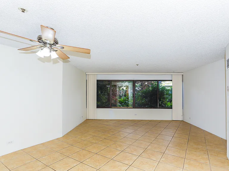 555 Hahaione St #B100 — Photo 2