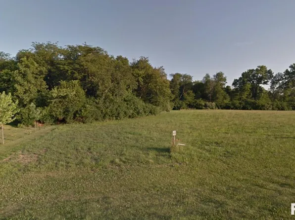 41 S Meadow Ln, Petersburg, IL 62675