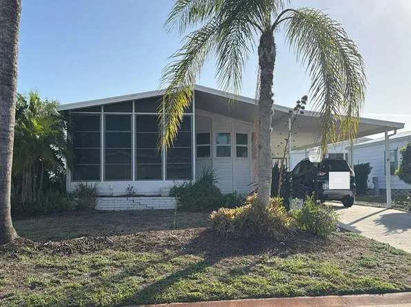 8426 Imperial Cir, Palmetto, FL 34221