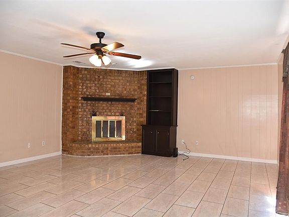 2nd image of 521 Lakewood Ave