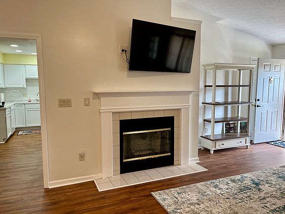 5th image of 3928 Oak Trail Dr