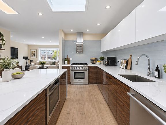 3rd image of 560 1st St #2