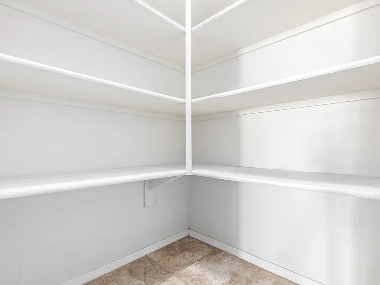 1019 W Spur Dr — Photo 11