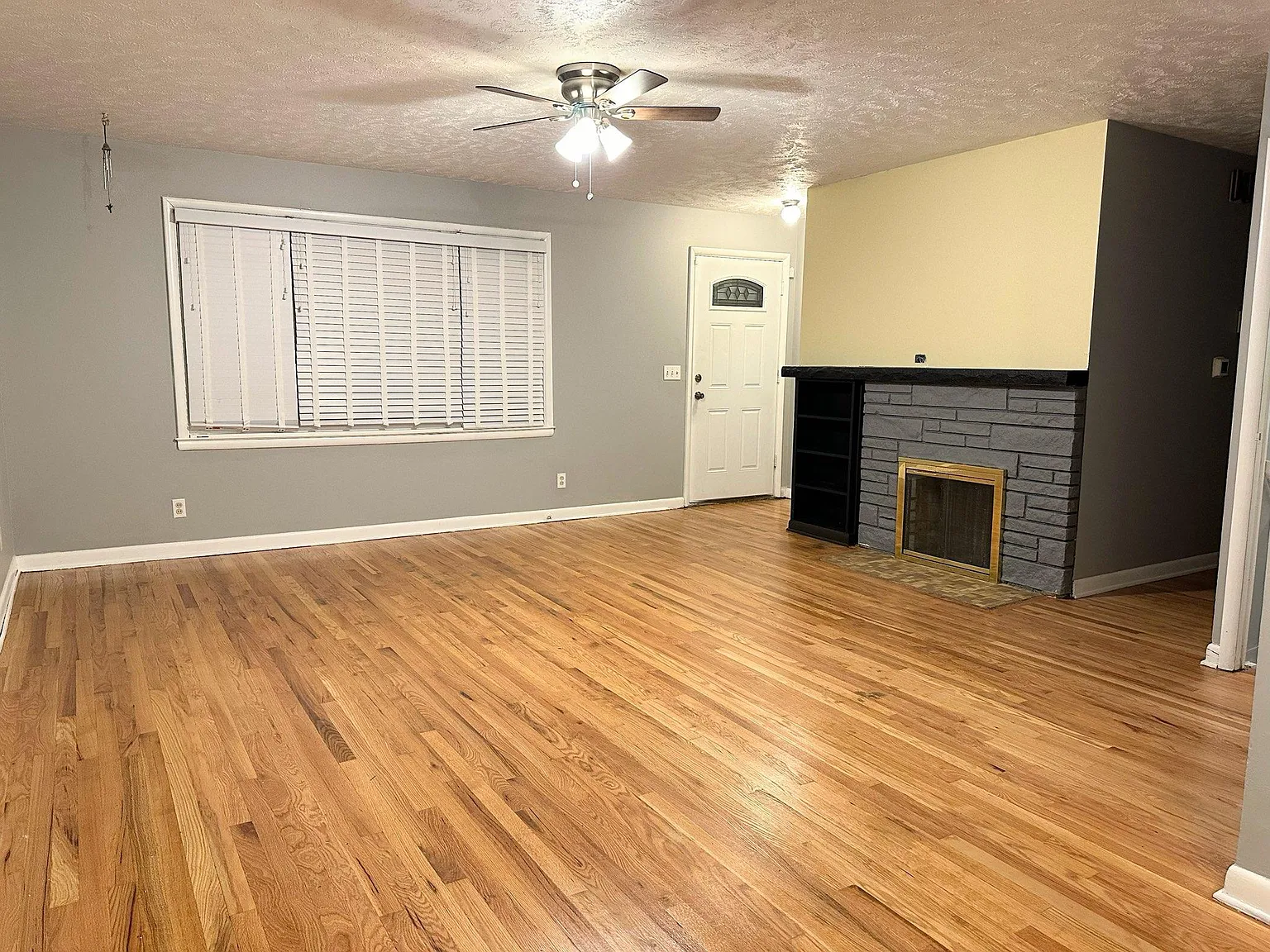 4634 Camden Ave — Photo 2