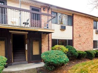 301 Cricket Ln, Woodbridge, NJ 07095