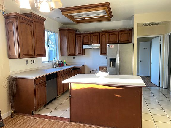 4th image of 39505 Hawthorne St