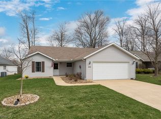 233 Forest Park Dr, Lagrange, OH 44050