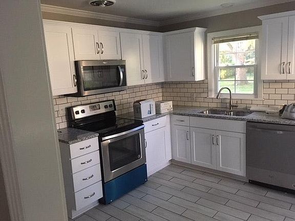 4th image of 316 Meadowlawn Dr