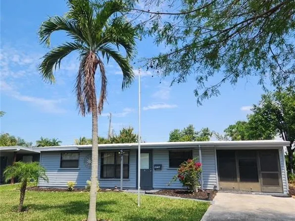 2047 Harbor LN, NAPLES, FL 34104