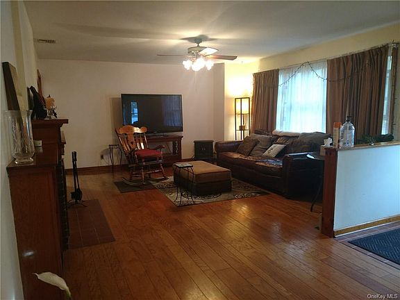 2nd image of 63 Laurel Ln