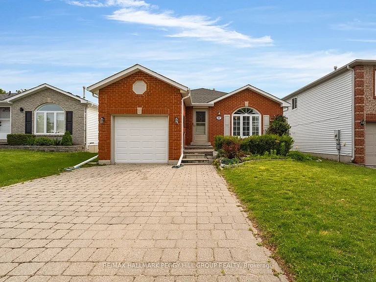 27 Finlay Rd — Photo 1