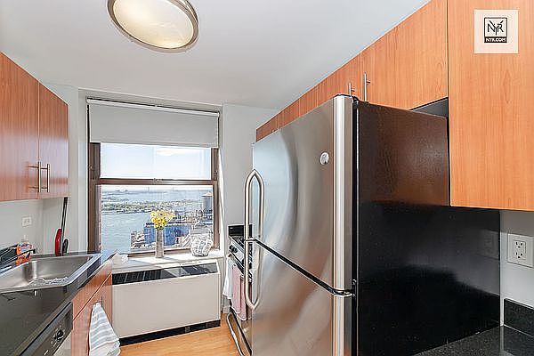 1st image of 20 West St APT 41C