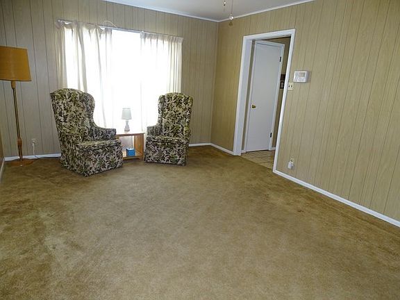 4th image of 210 Monticello Dr