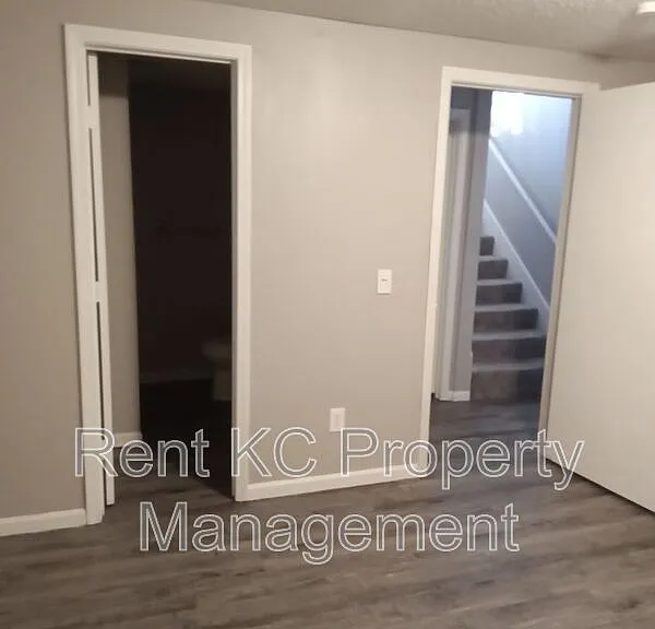 7013 Orchard St — Photo 42