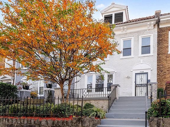 4th image of 1530 Spring Pl NW